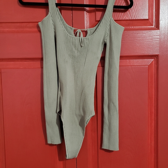 Bodysuits - Picture 1 of 3